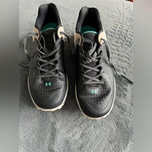 Under Armour tennis shoes